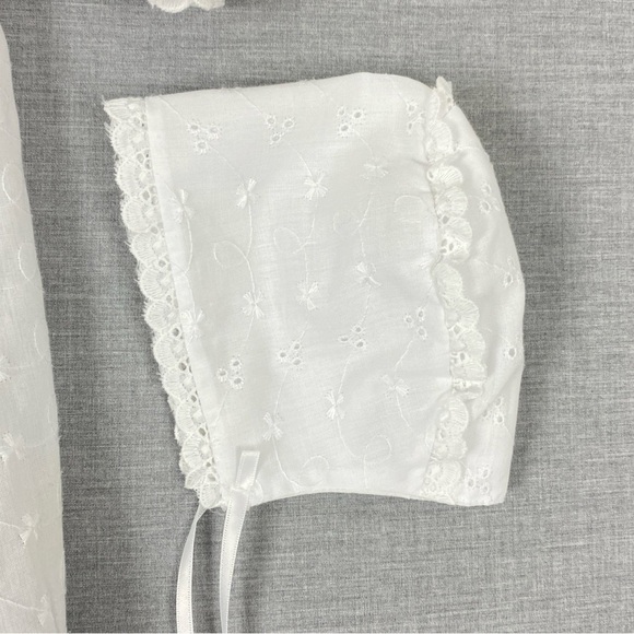 White Eyelet Christening Gown with Bonnet and Undershirt Vintage - Picture 7 of 11